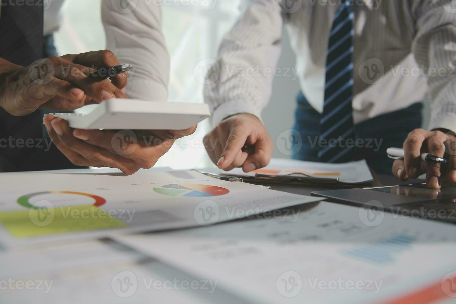 Financial Business woman analyze the graph of the company's performance to create profits and growth, Market research reports and income statistics, data,repotr,Financial and Accounting concept. photo