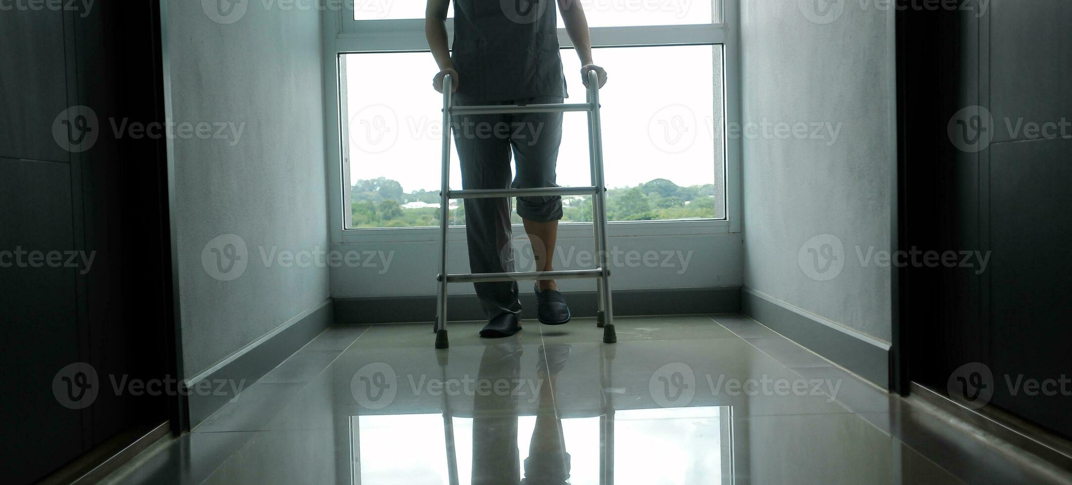 Physiotherapist is doing physical therapy for a patient, the patient has body aches due to overwork and has undergone treatment and physiotherapy with a professional physiotherapist. photo