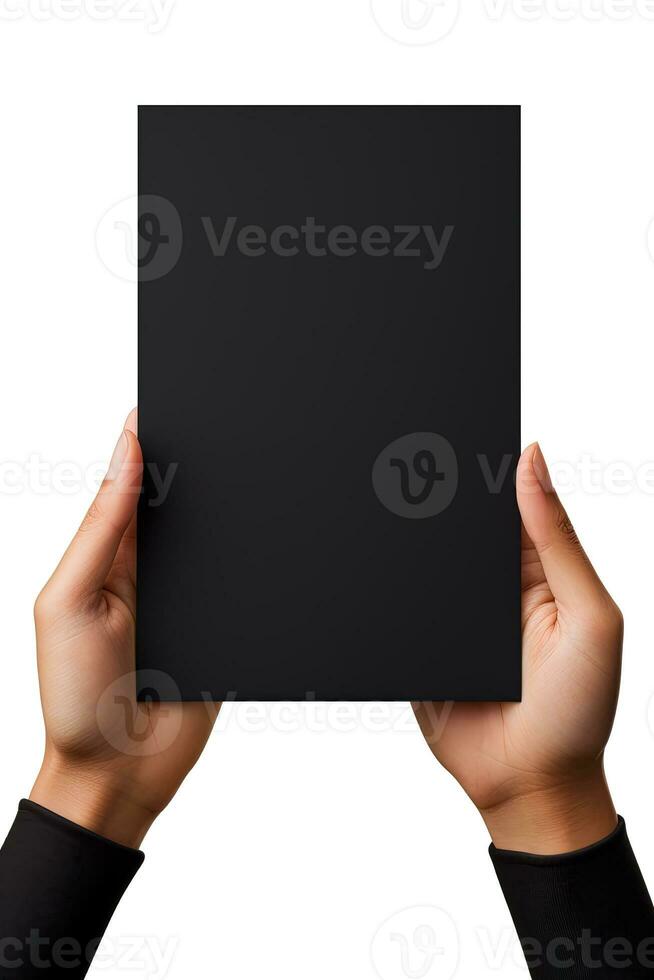 un humano mano participación un blanco sábana de negro papel o tarjeta aislado en blanco antecedentes. ai generado foto