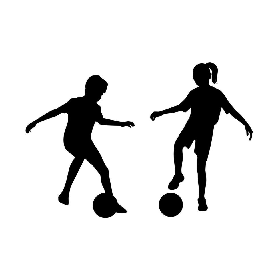 niños jugando fútbol siluetas vector