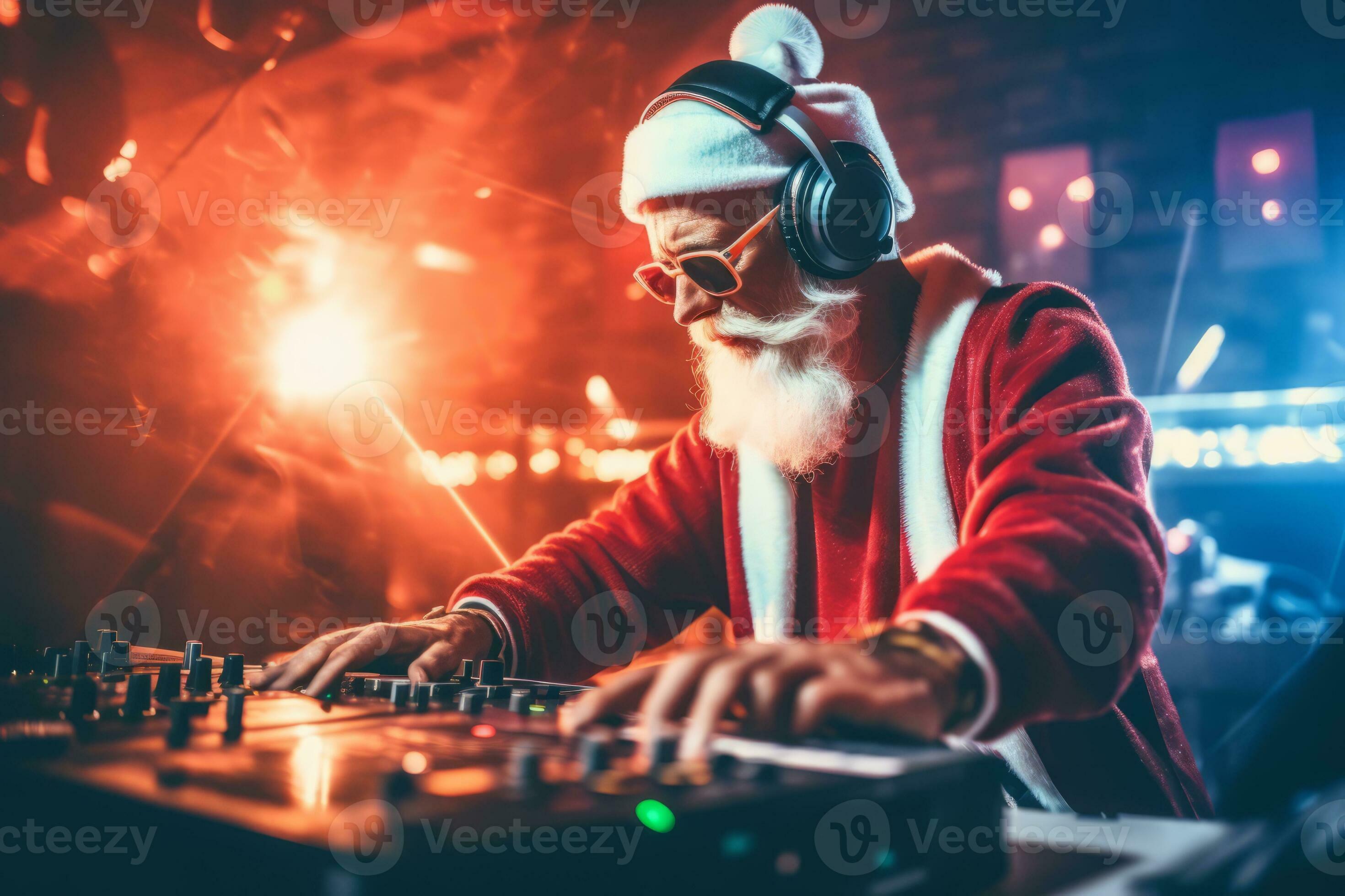 un animado Navidad fiesta presentando Papa Noel claus como el DJ en un