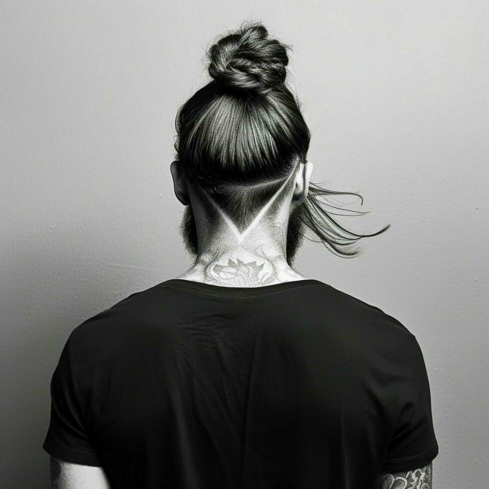 man hair style from back side photo