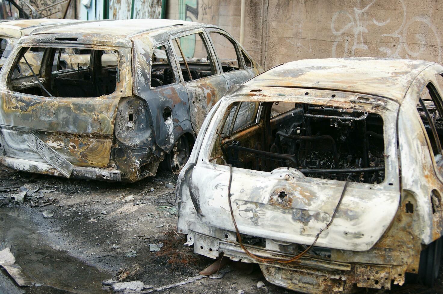 fire in a number of cars photo