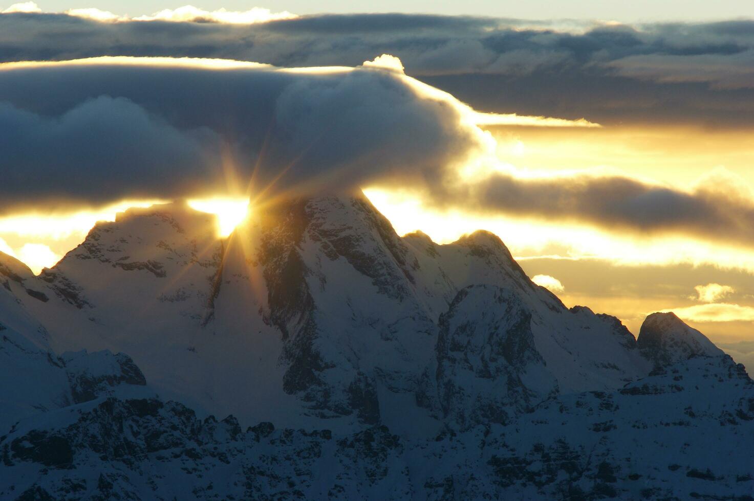 a snowy mountain photo