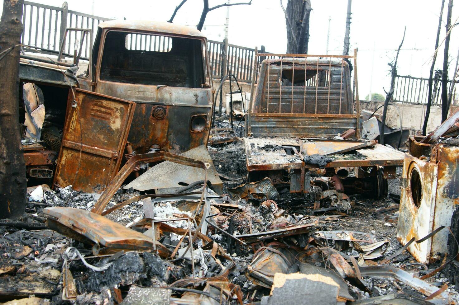 fire in a number of cars photo