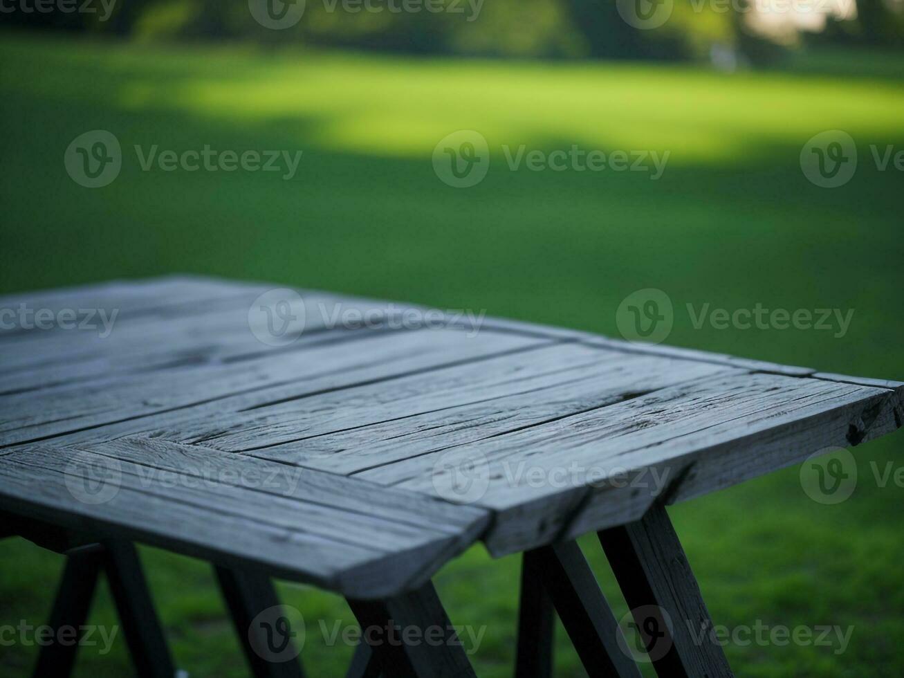 de madera mesa y difuminar tropical verde césped fondo, producto monitor montaje. alto calidad foto 8k fhd ai generado