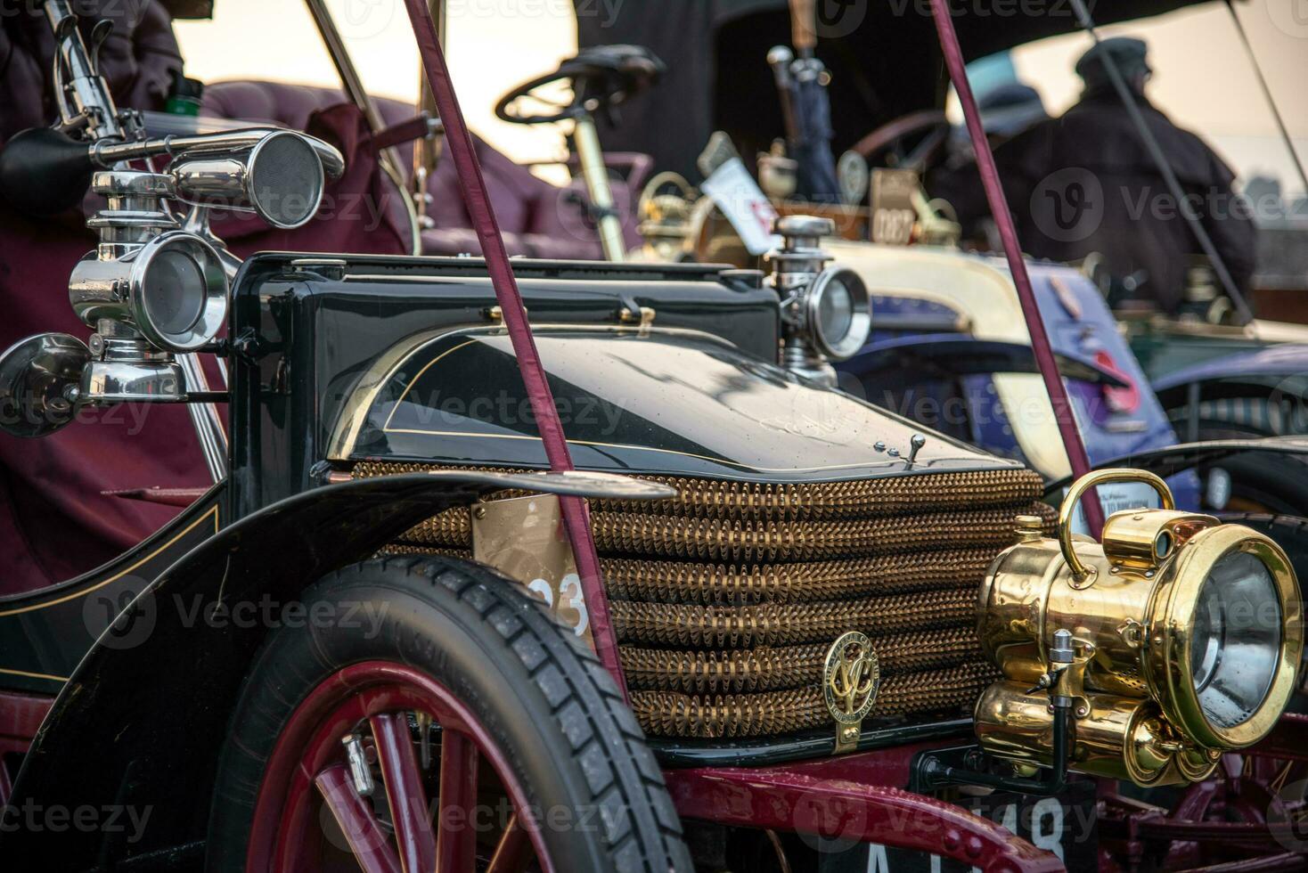 Clásico carros desde el 1900 estacionado arriba en un histórico espectáculo de clásico carros Londres a brillante, este sussex, Reino Unido. foto