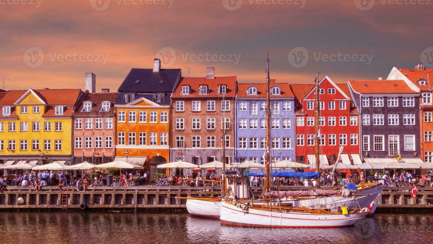 Colorful buildings of Nyhavn in Copenhagen, Denmark photo