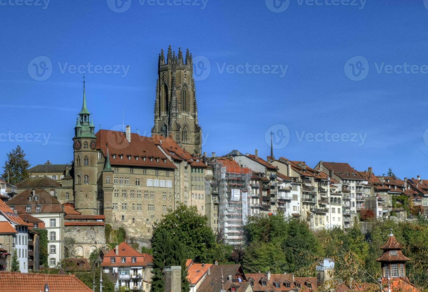 catedral de S t. nicholas en friburgo, Suiza foto