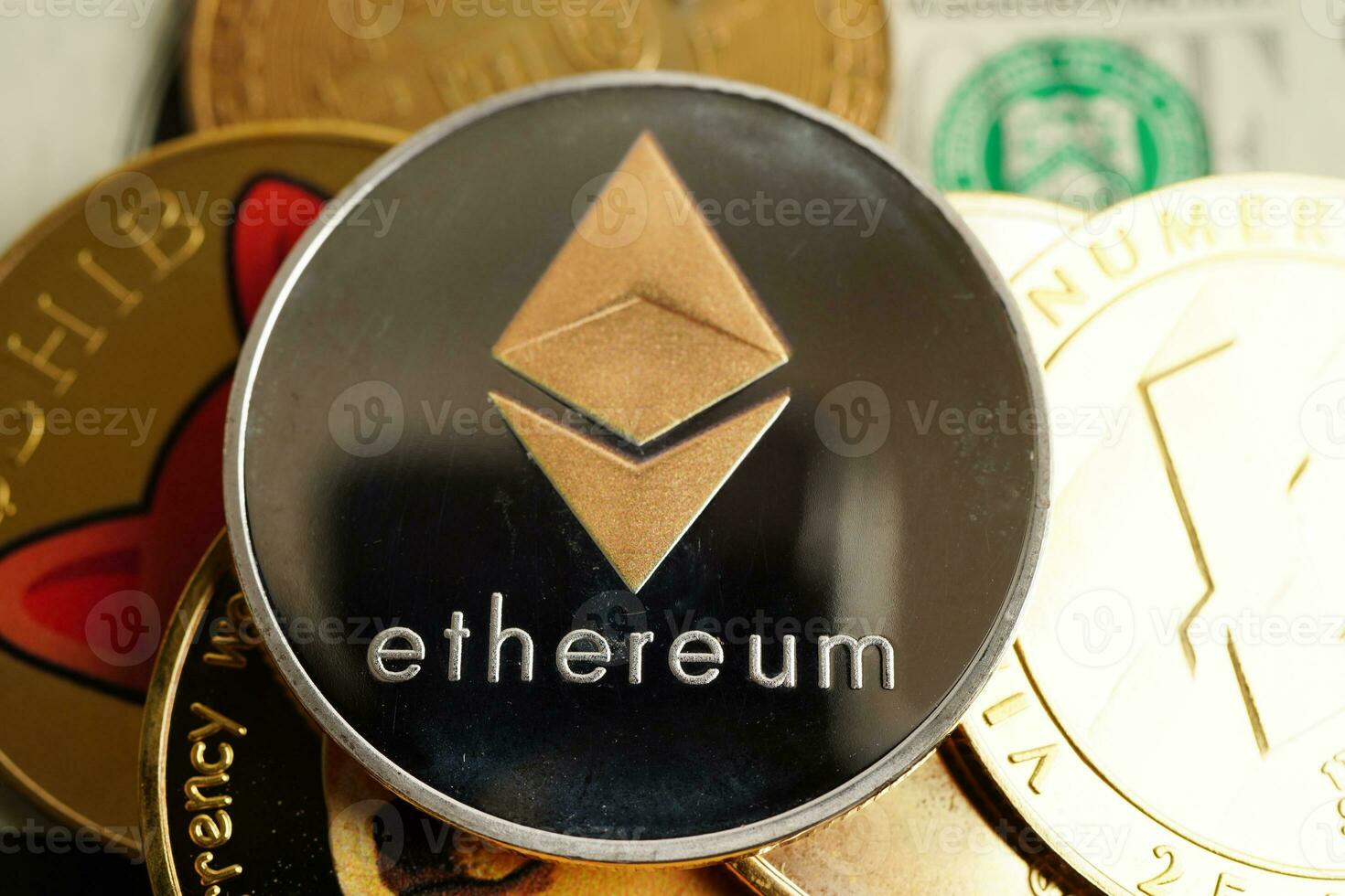 Golden bitcoin on US dollar banknotes money for business and commercial, Digital currency, Virtual cryptocurrency, blockchain technology. photo
