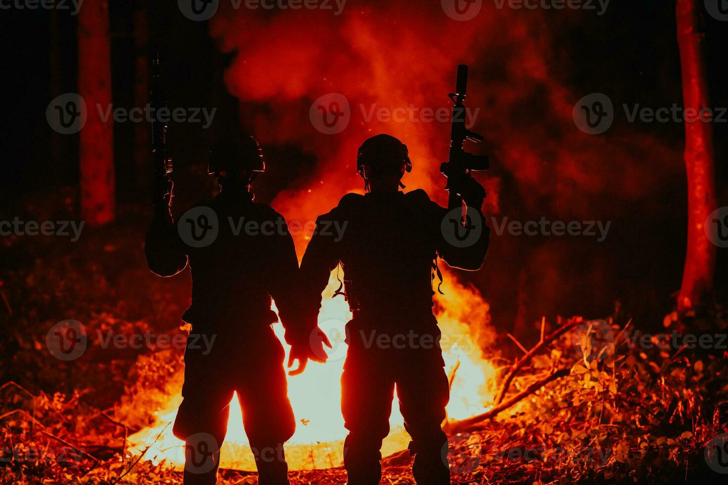 especial infantería de marina militar efectivo equipo soldados grupo retrato después terminado misión completar fuego en antecedentes foto