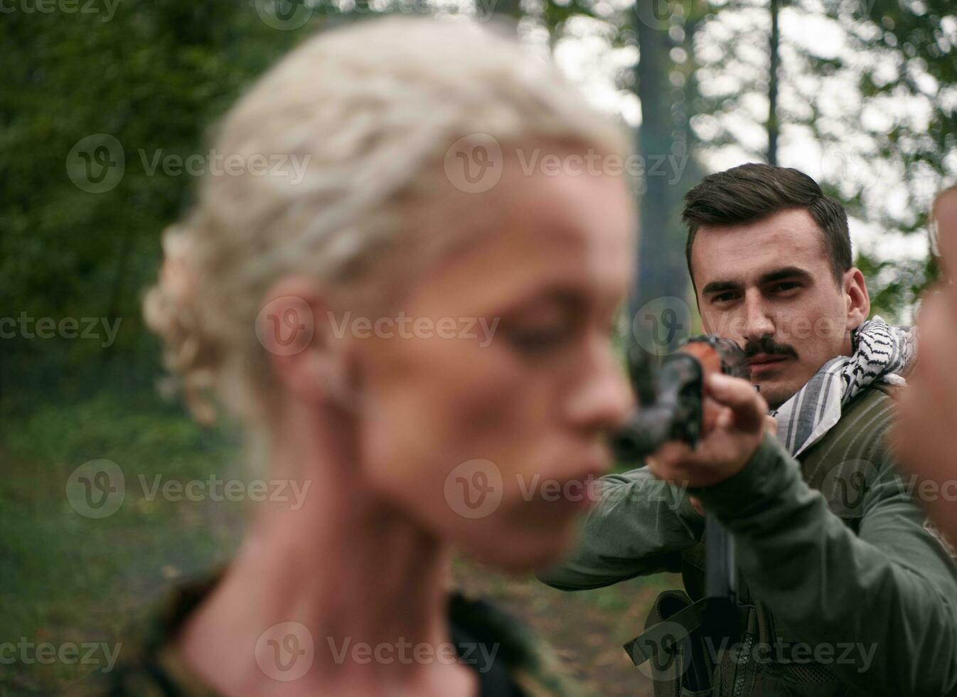 terroristas fue capturar viva mujer soldado foto