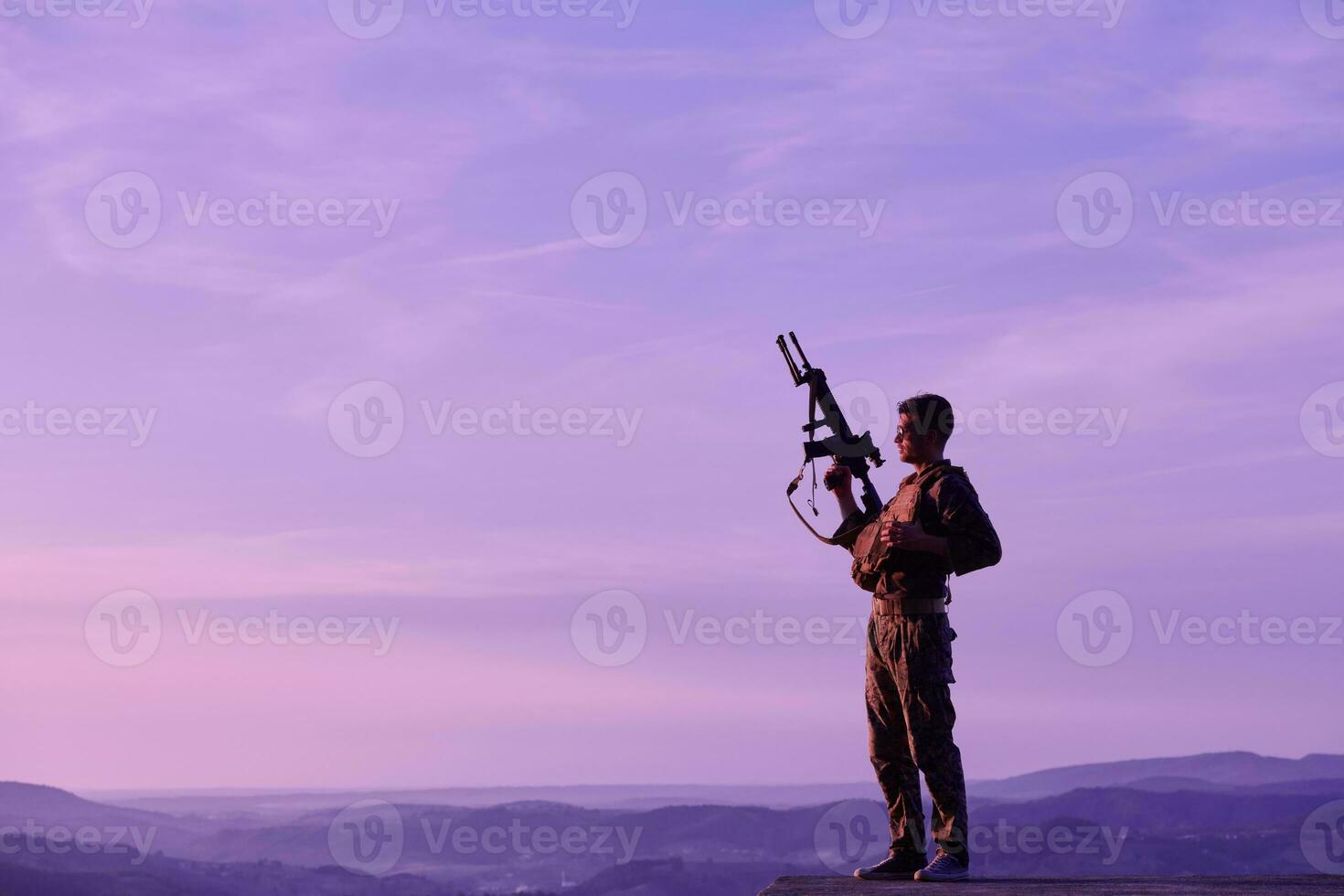 soldado en un misión foto