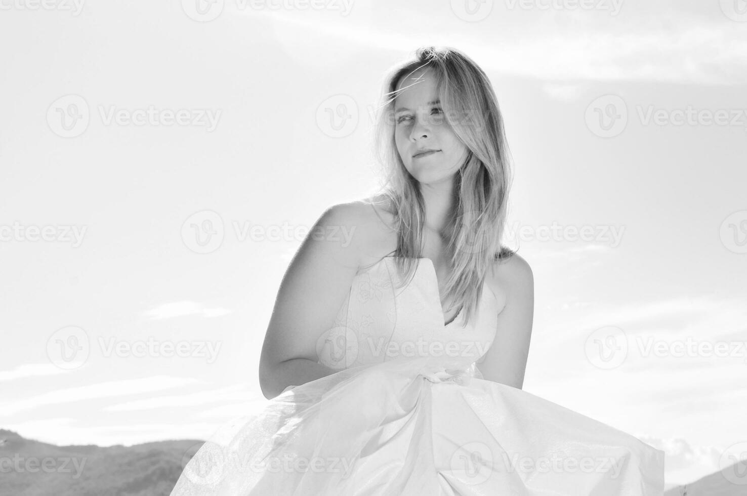 beautiful bride outdoor photo