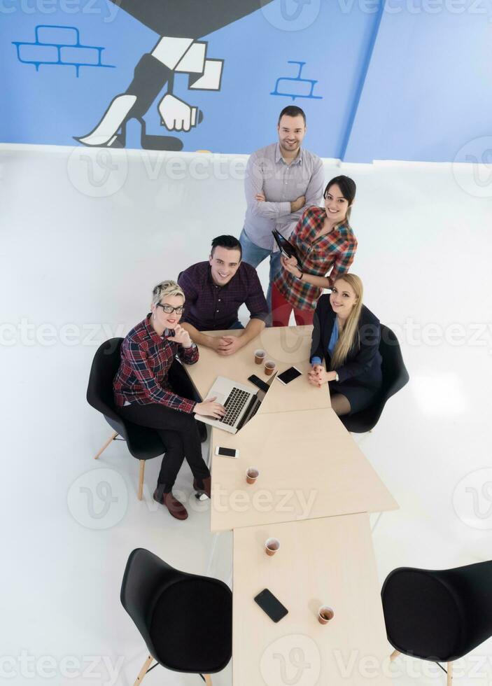 vista aérea del grupo de personas de negocios en reunión foto