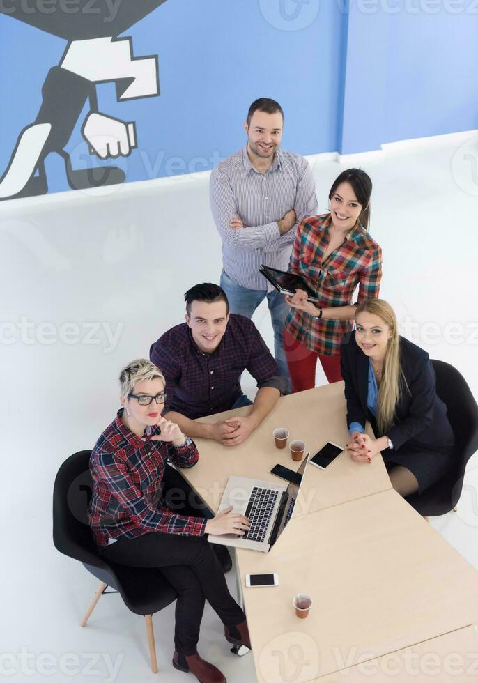 vista aérea del grupo de personas de negocios en reunión foto