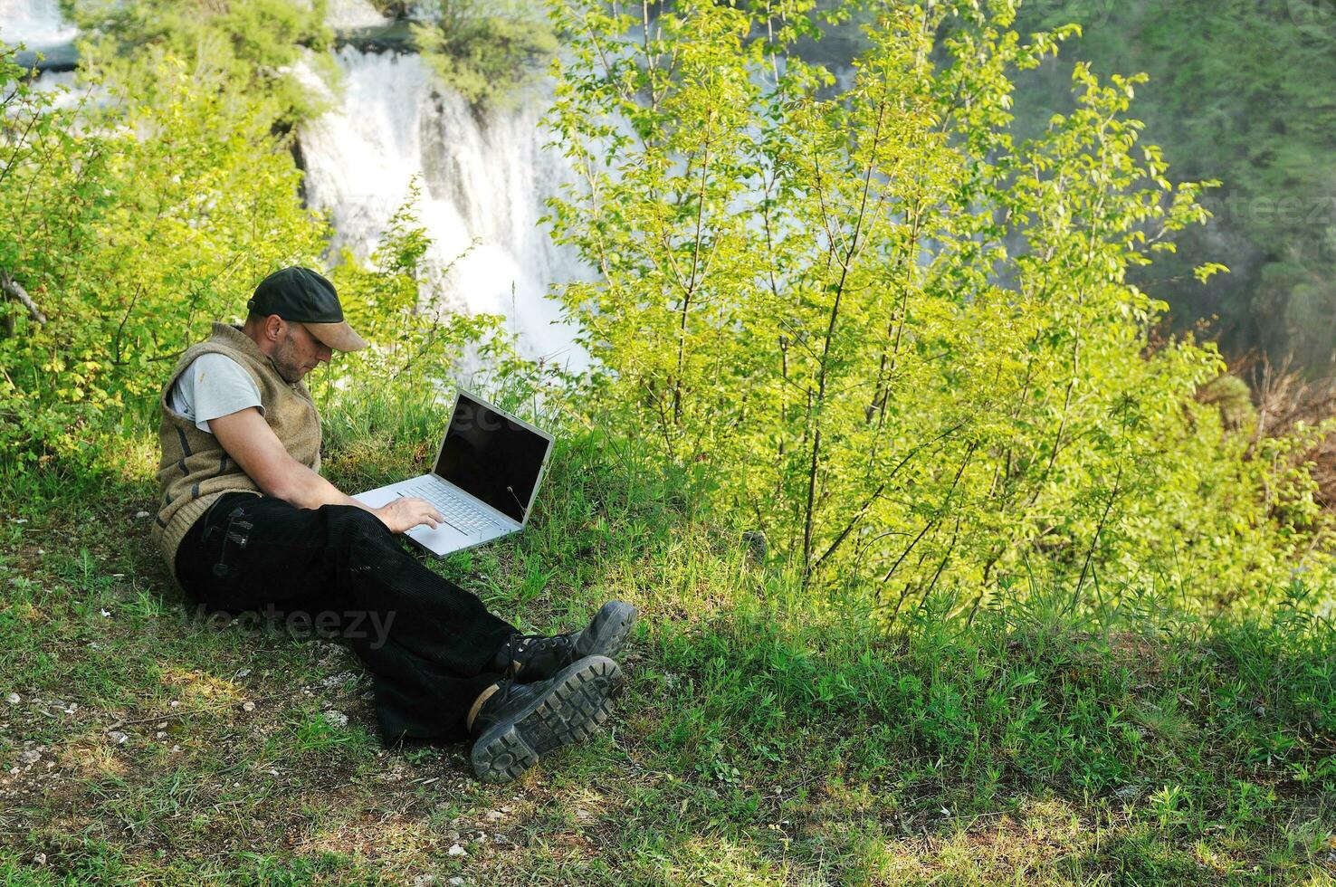 man outdoor laptop photo