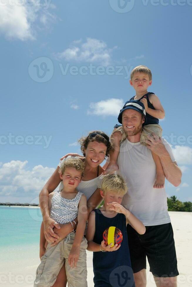 familia feliz de vacaciones foto