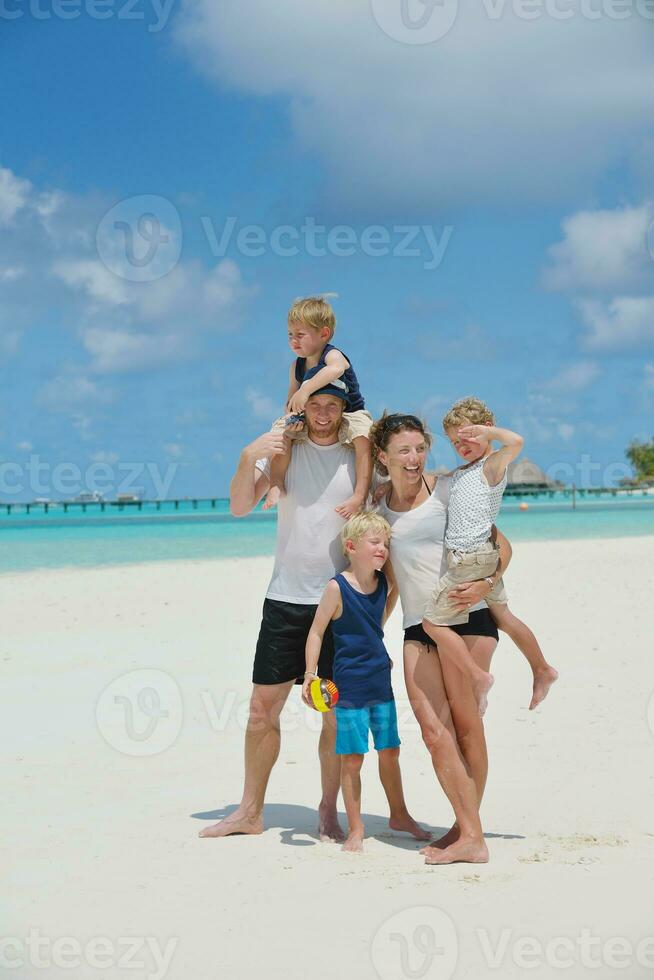 familia feliz de vacaciones foto