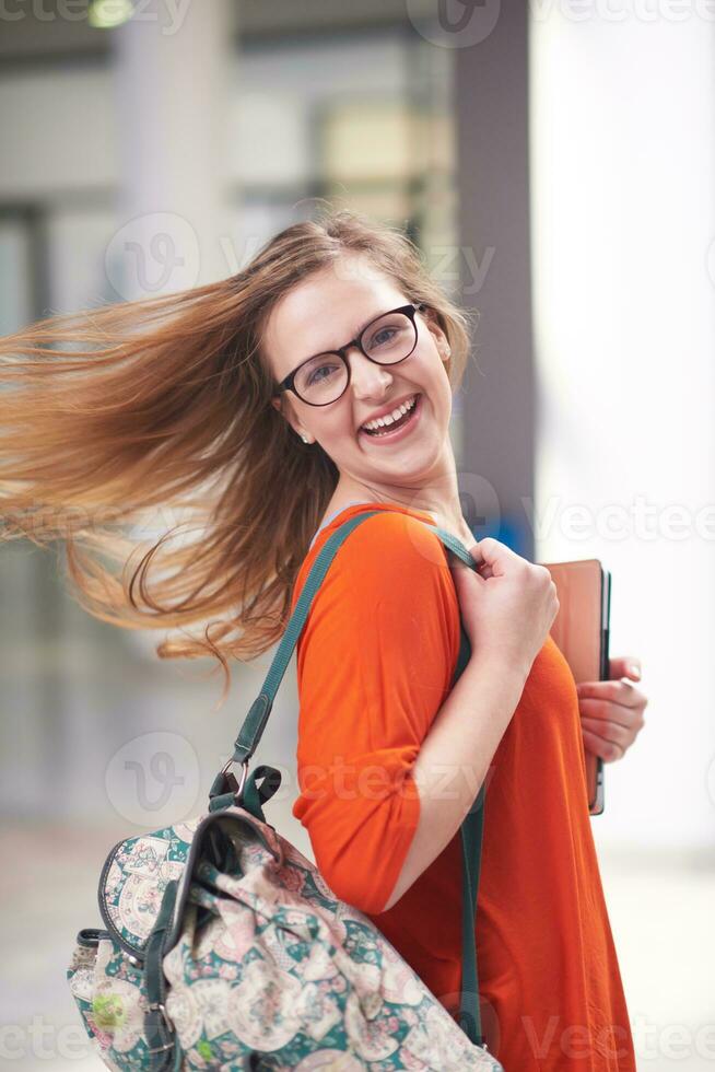 chica estudiante con tablet pc foto