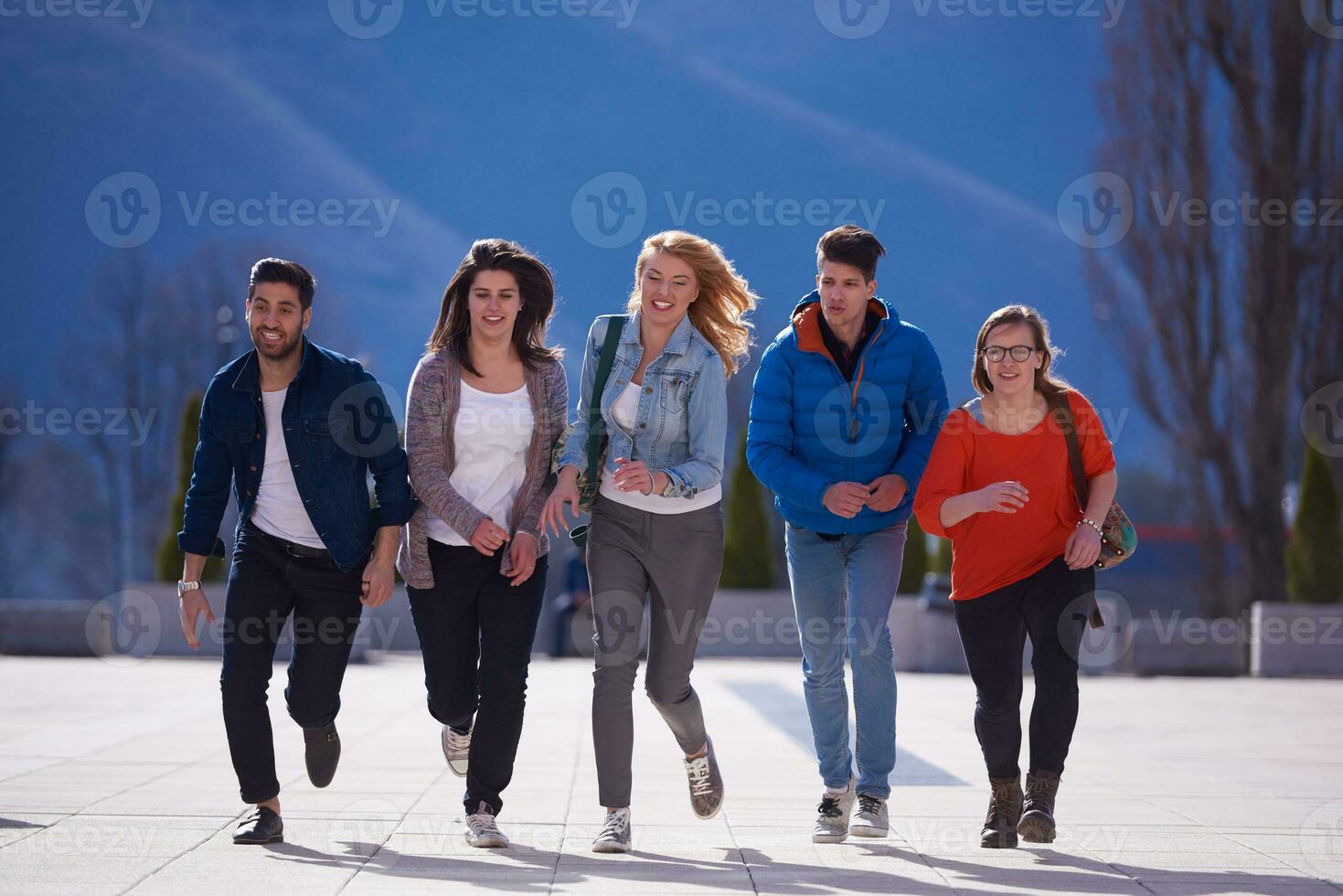 happy students group photo