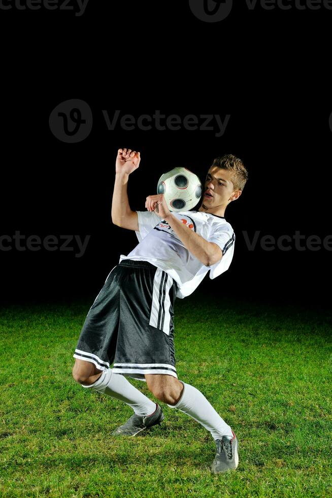 jugador de fútbol en acción foto