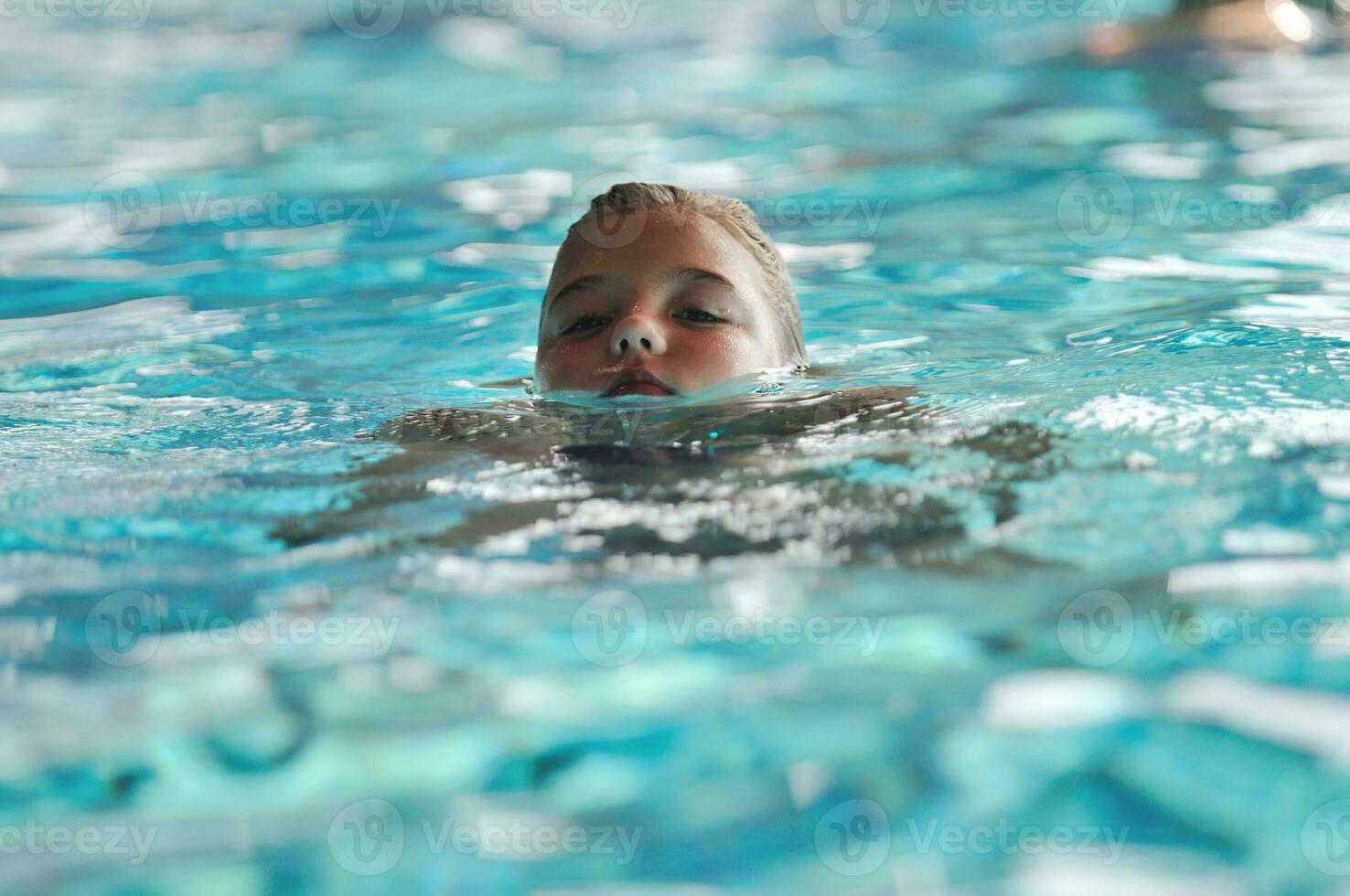 diversión en la piscina foto