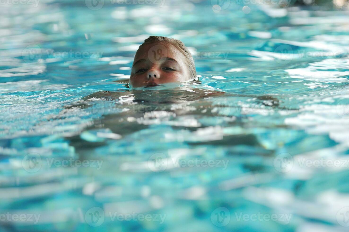 diversión en la piscina foto