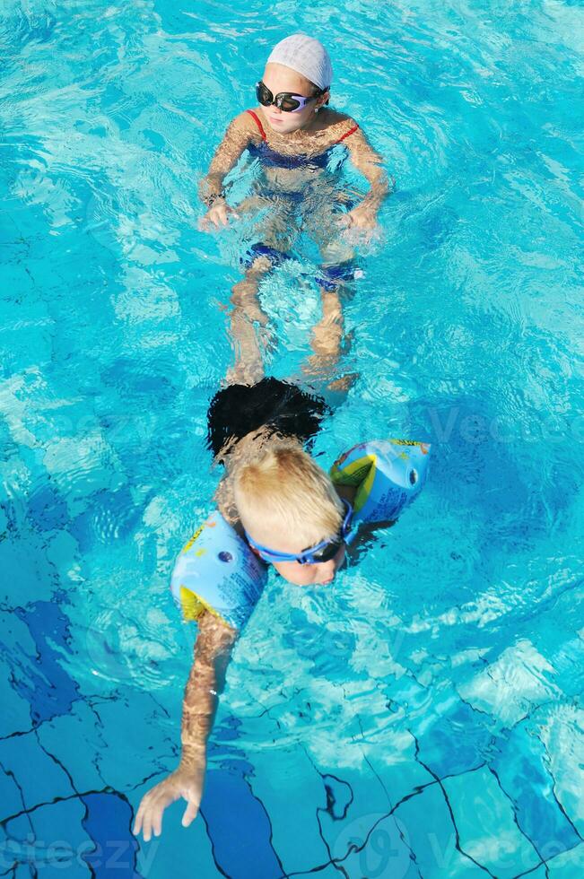 diversión en la piscina foto