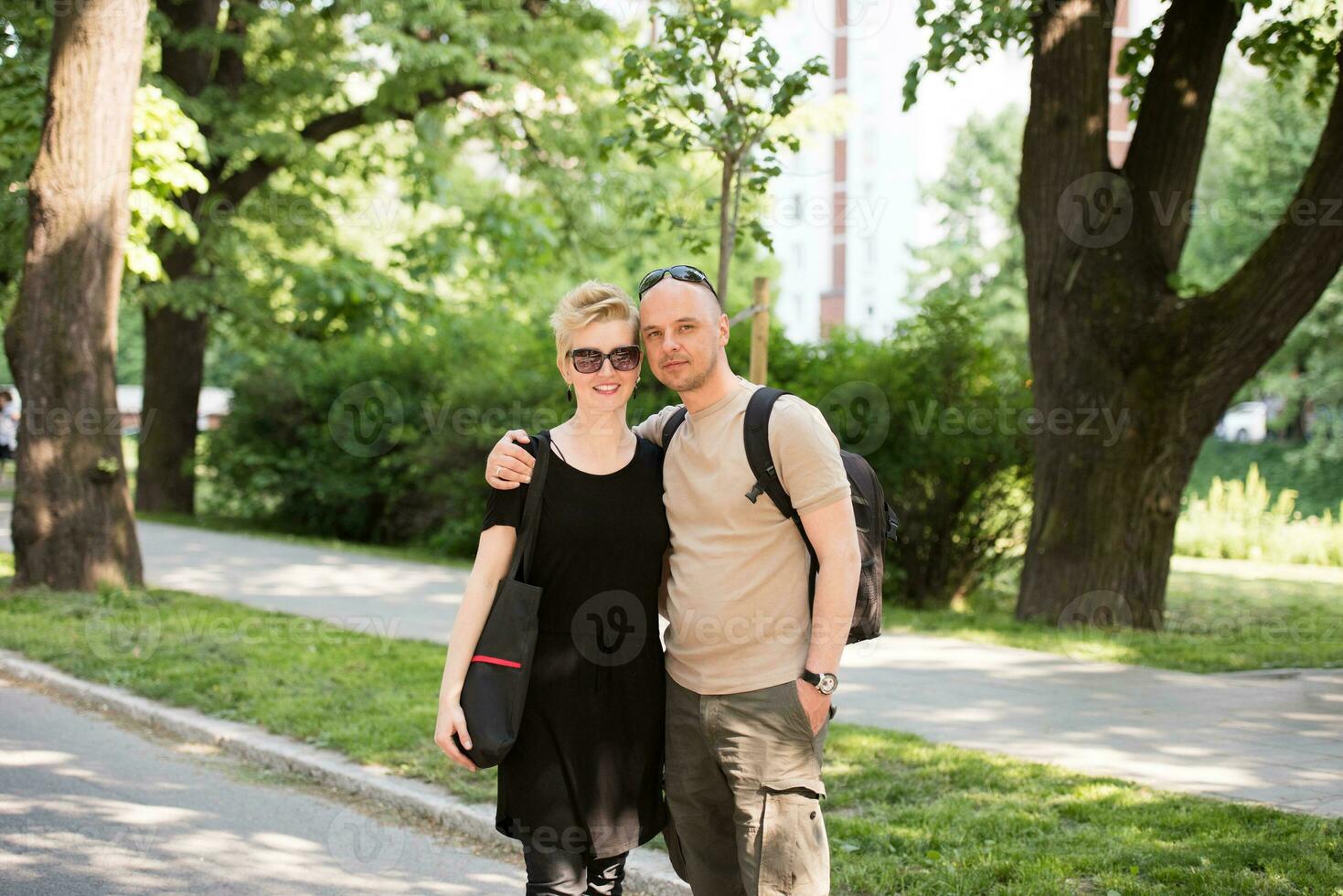 retrato de un Pareja en el parque foto