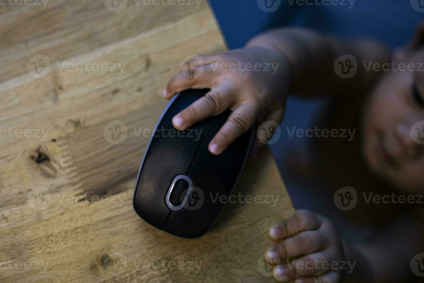 Children Use A Mouse photo