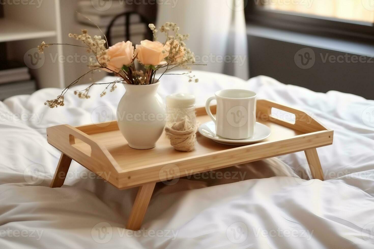 de madera bandeja con café y interior decoración en el cama con blanco lino. generativo ai. foto