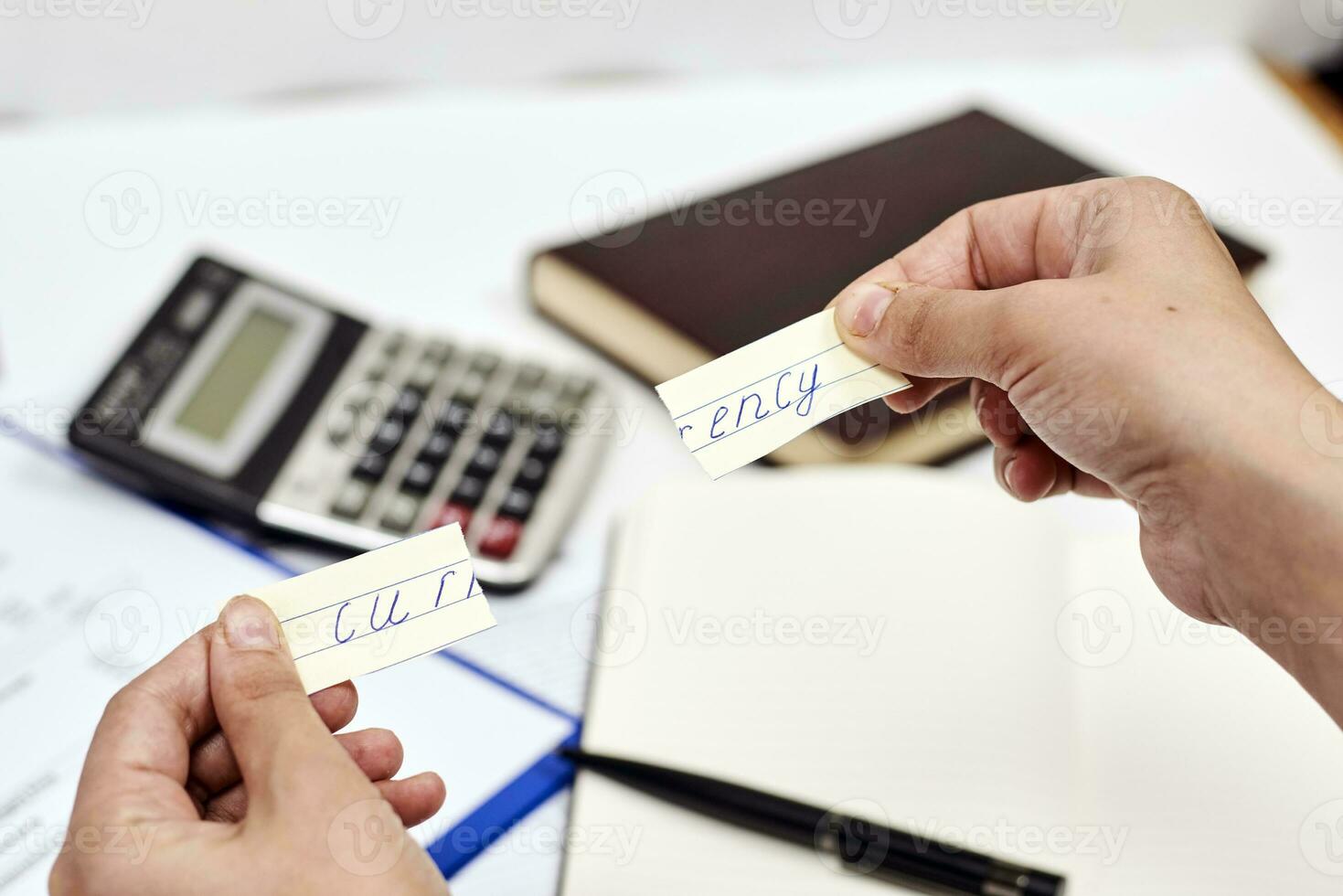 Currency breakdown Denomination 31171578 Stock Photo at Vecteezy