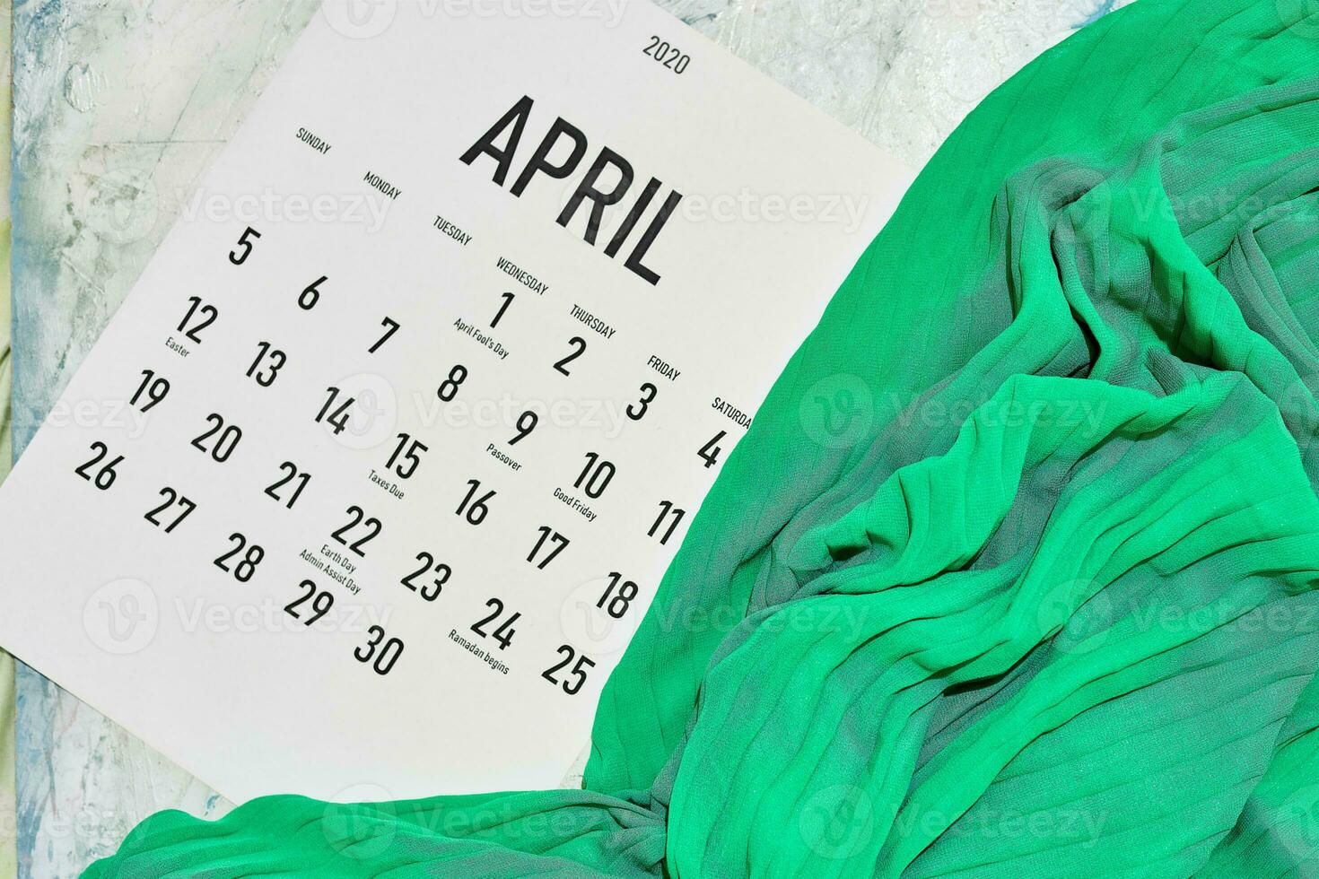 April monthly calendar photo