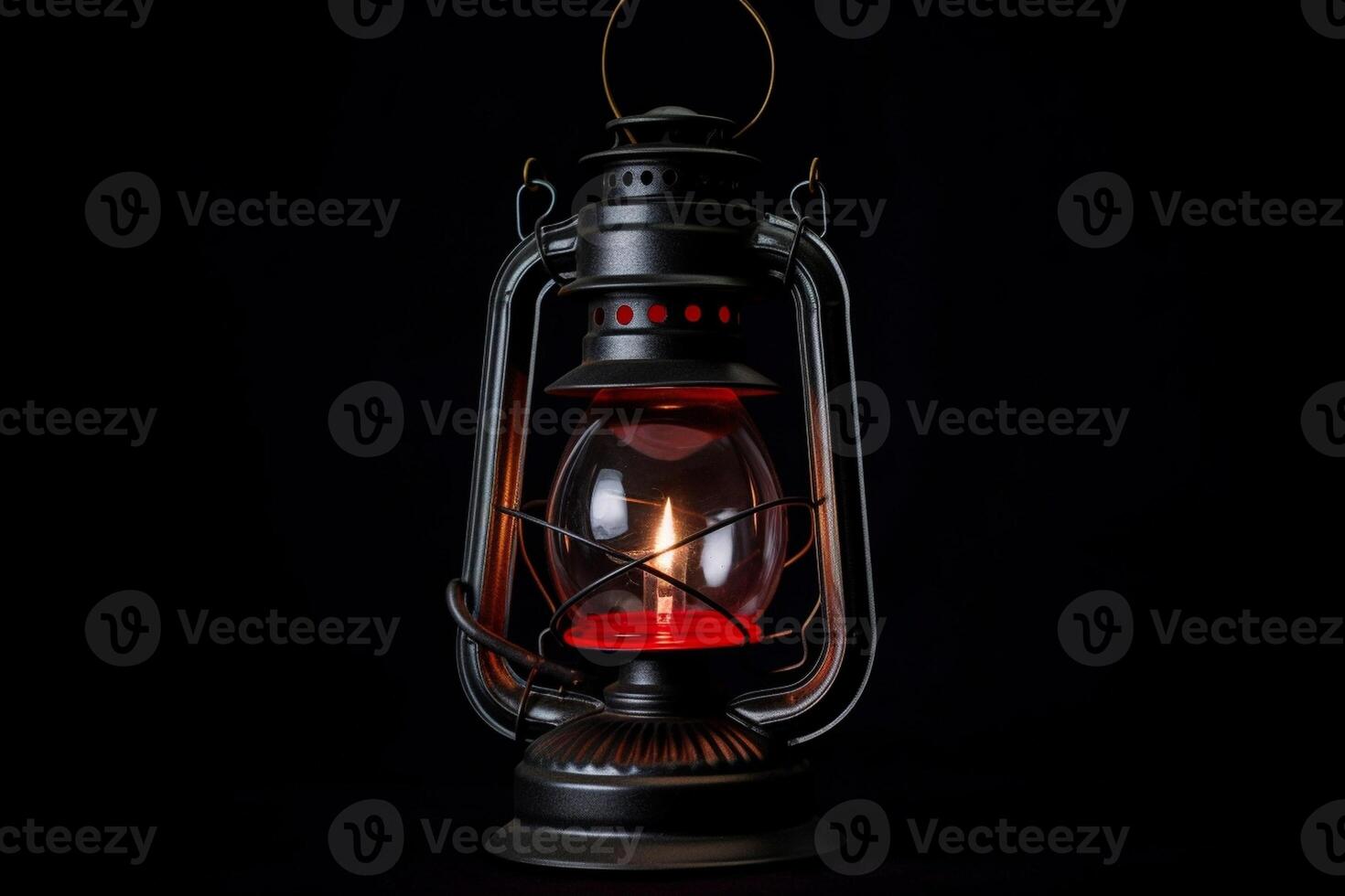 Vintage Kerosene Oil Lantern,Iron Art Retro Old Fashioned