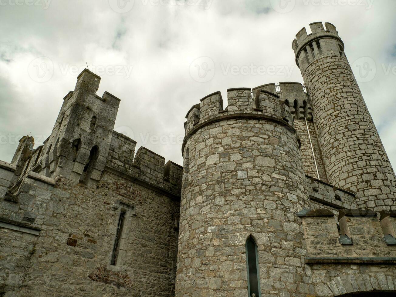 antiguo céltico castillo torre, Roca Negra castillo en Irlanda. Roca Negra observatorio fortaleza foto