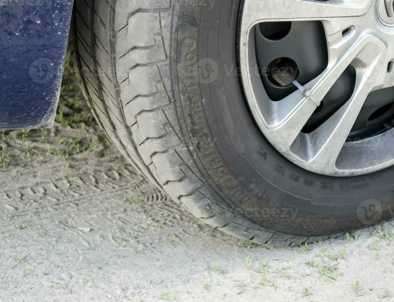 Car wheel close view photo