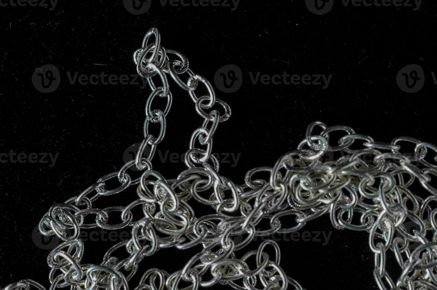 a close up of a chain photo