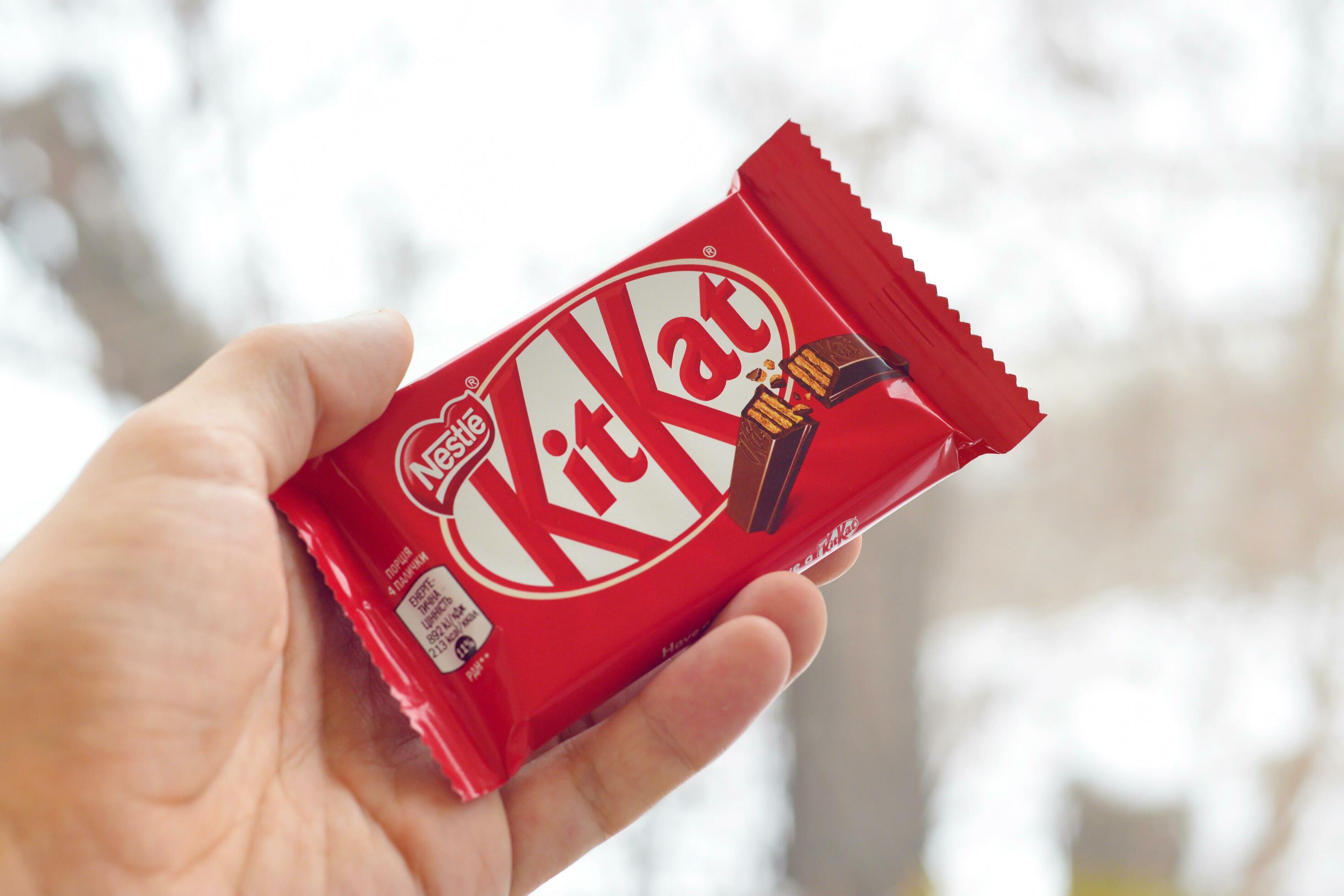 Download Red Kit Kat Wallpaper