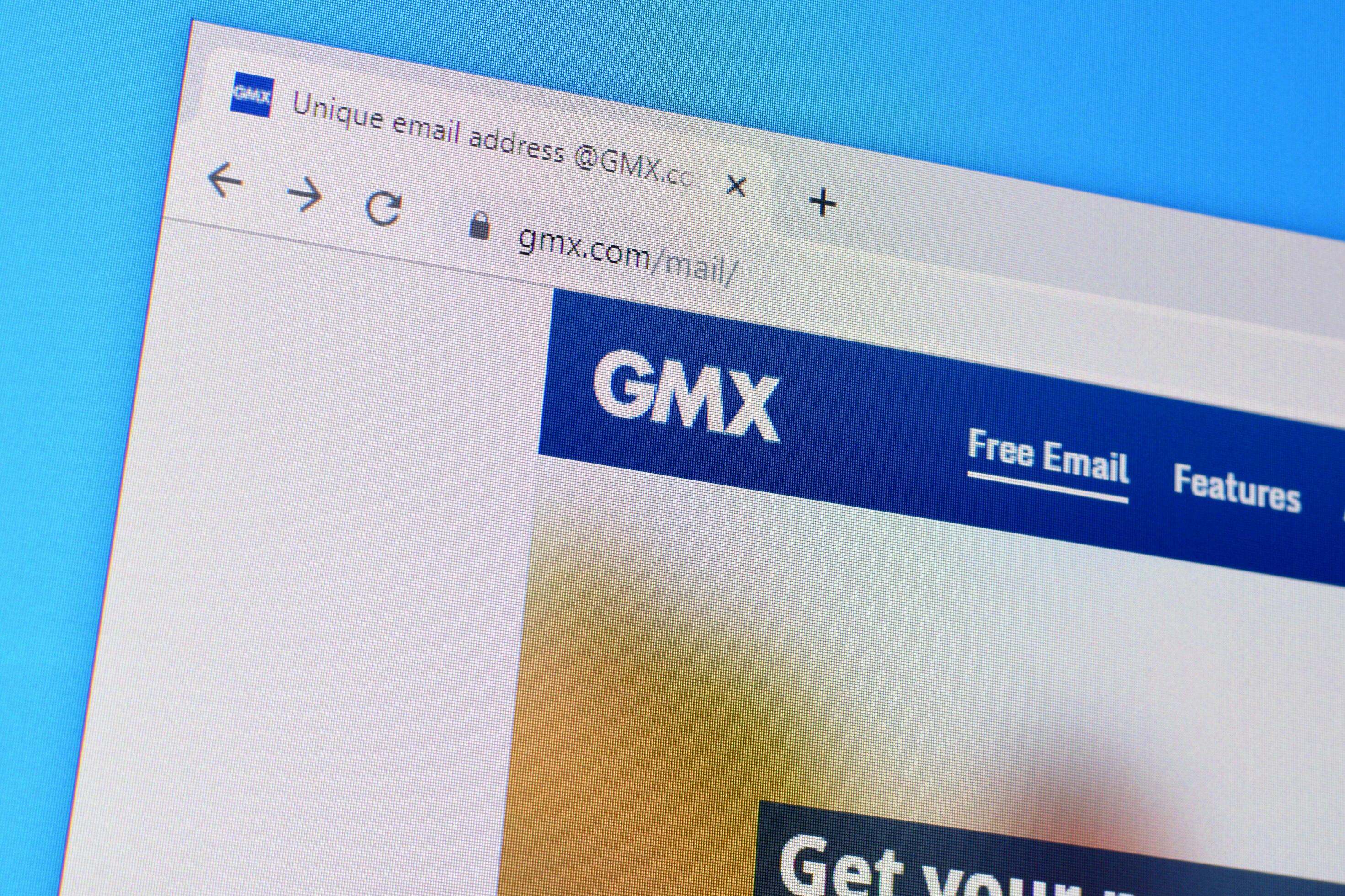 Homepage of gmx mail website on the display of PC, url
