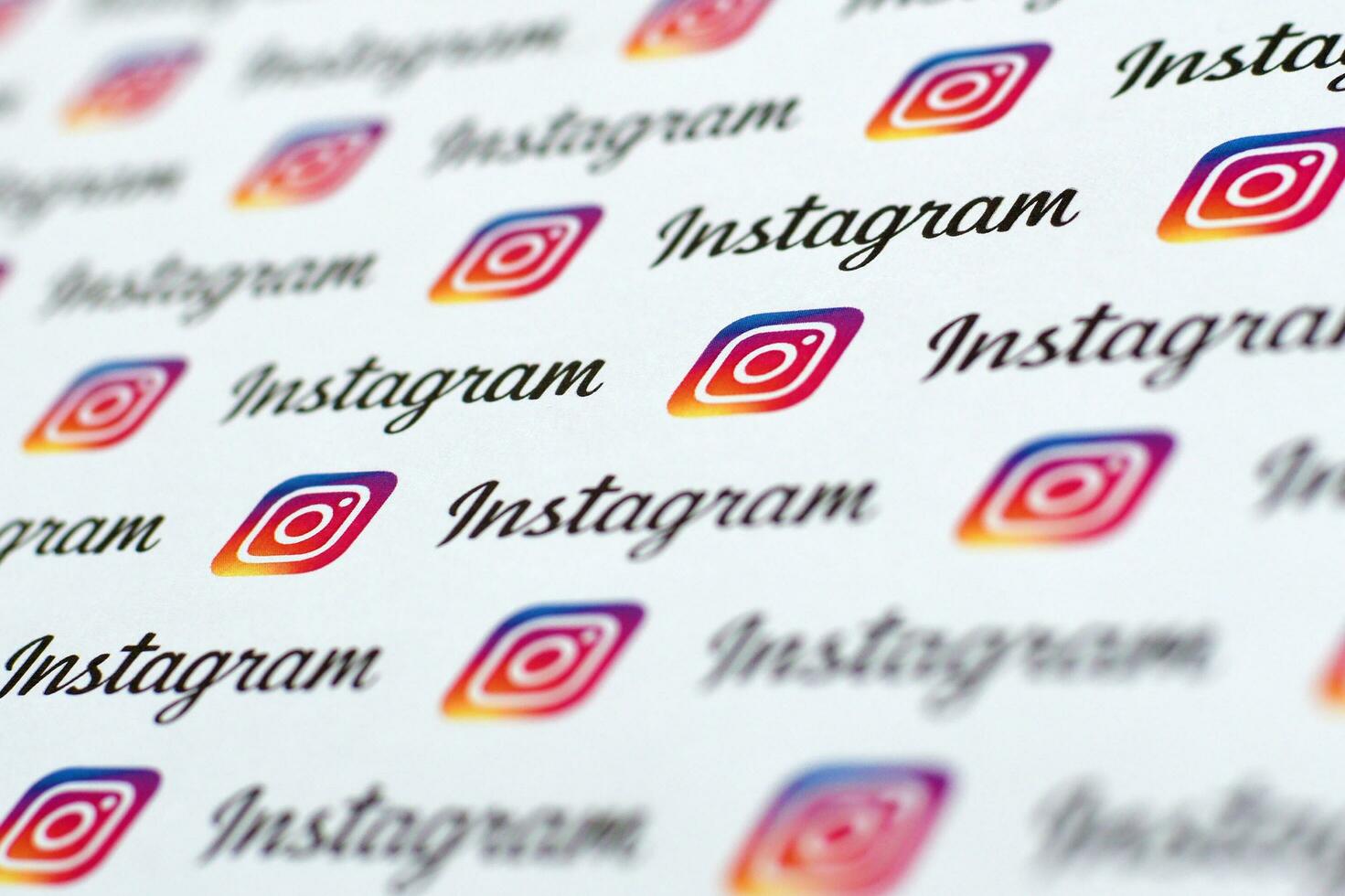 instagram modelo impreso en papel con pequeño instagram logos y inscripciones. instagram es americano foto y compartir videos social redes Servicio poseído por Facebook