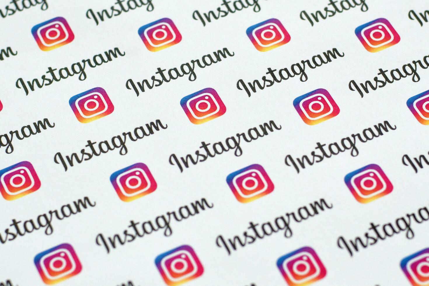 instagram modelo impreso en papel con pequeño instagram logos y inscripciones. instagram es americano foto y compartir videos social redes Servicio poseído por Facebook