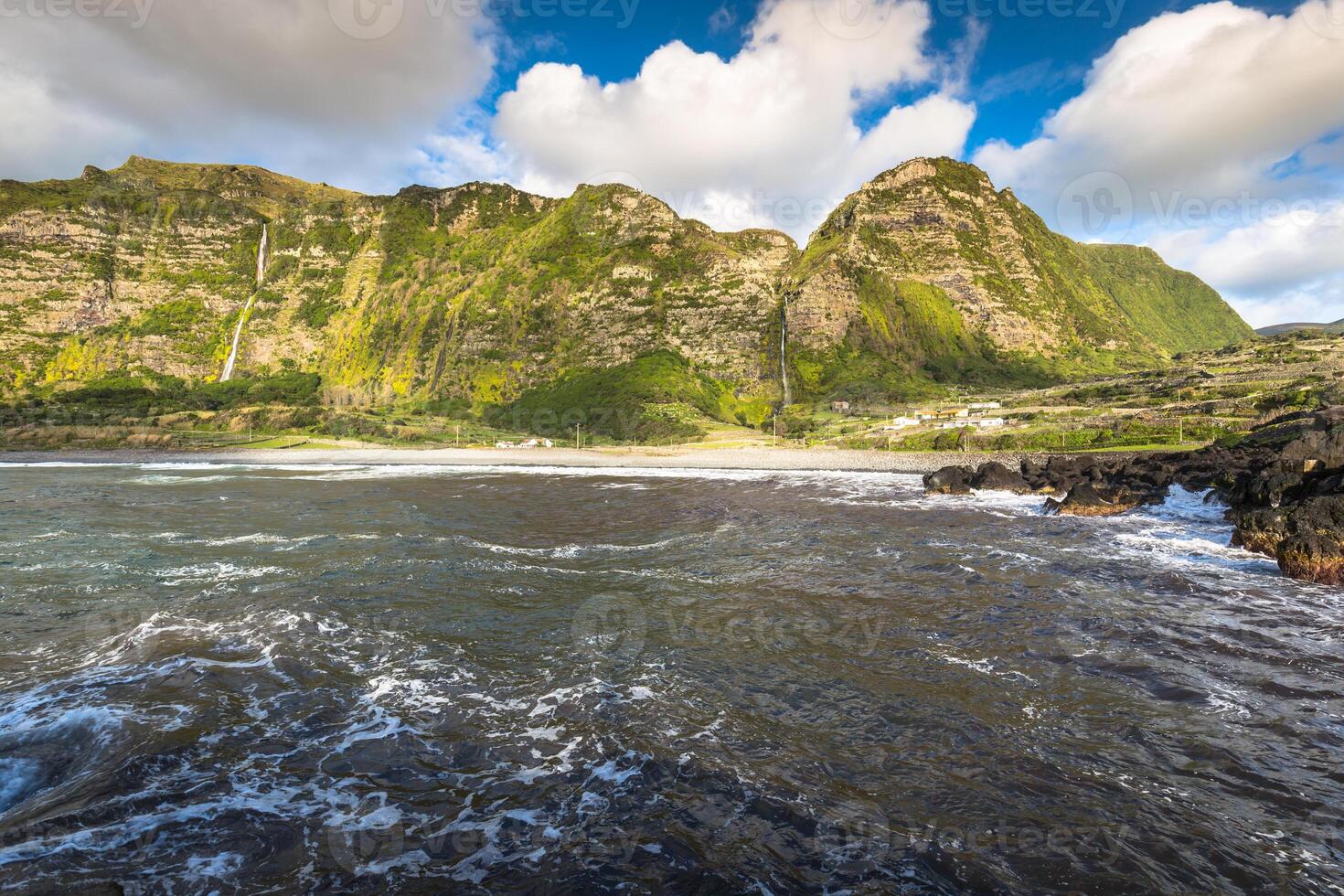 azores línea costera paisaje en faja grande, flores isla. Portugal. foto