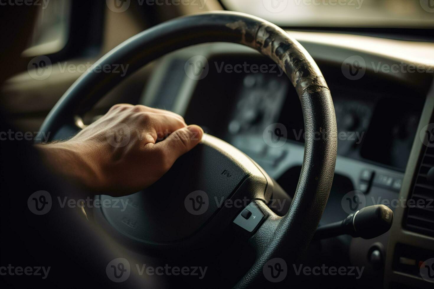 de cerca de un camión conductores manos en el rueda. el atención ser en el conductores manos y el detalles de el tablero y direccion rueda, con un borroso antecedentes a dar un sentido de velocidad. generativo ai foto