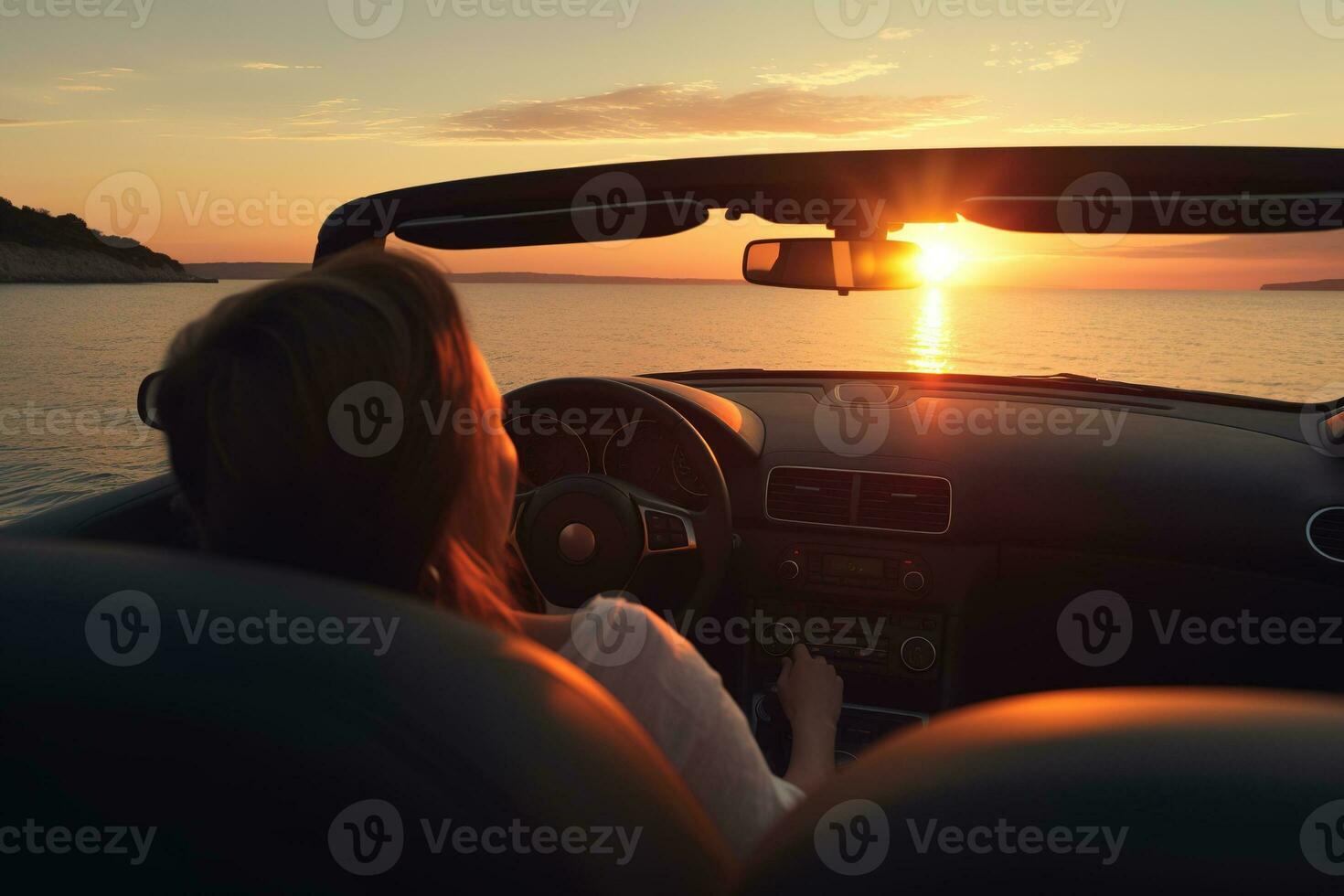 ver desde espalda asiento mujer en la carretera viaje con convertible conducción a lo largo costa a puesta de sol. generativo ai foto