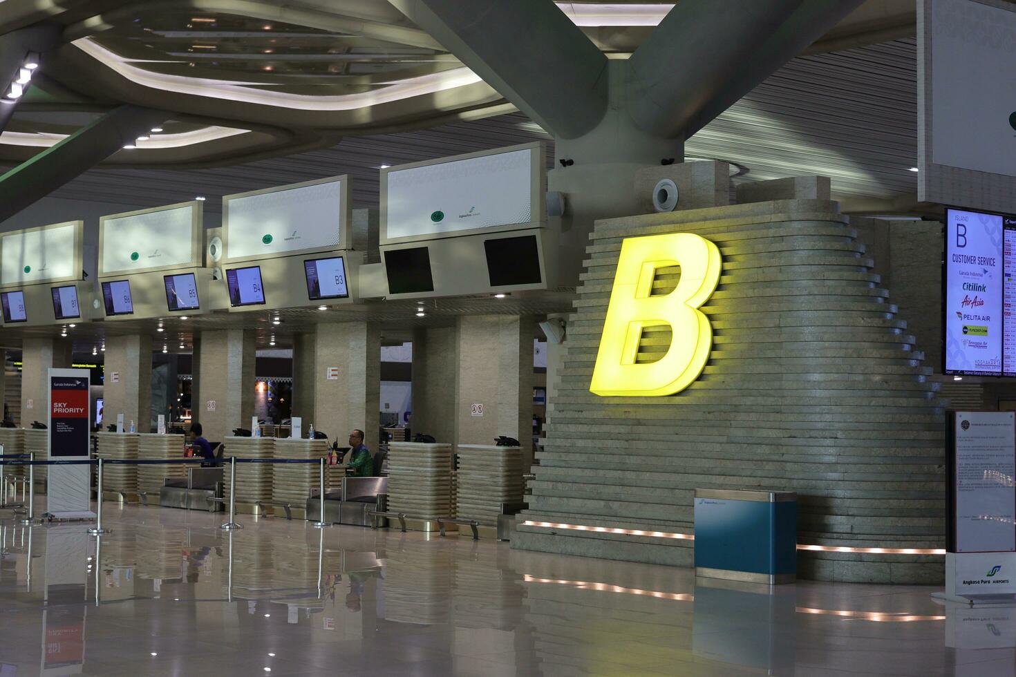 yogyakarta internacional aeropuerto sí es moderno instalaciones servicio internacional y Doméstico vuelos esta vital puerta para ambos internacional y Doméstico viajeros. kulón progreso - Indonesia 09 03 2023 foto