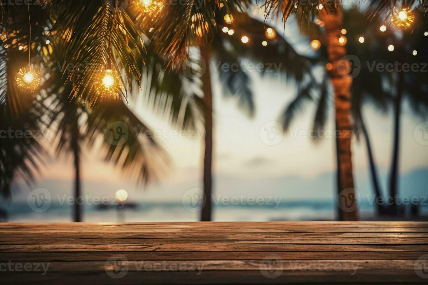 palma arboles adornado con Navidad decoraciones en un playa antecedentes con vacío espacio para texto foto