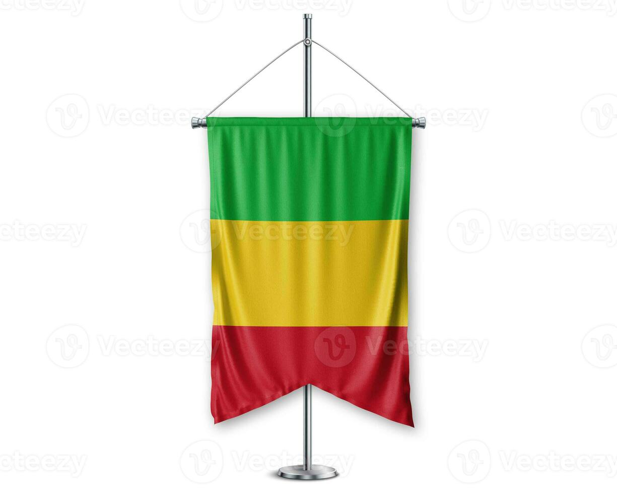 mali arriba banderines 3d banderas en polo estar apoyo pedestal realista conjunto y blanco antecedentes. - imagen foto