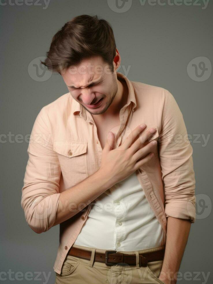 hombre con dolor en neutral antecedentes ai generativo foto