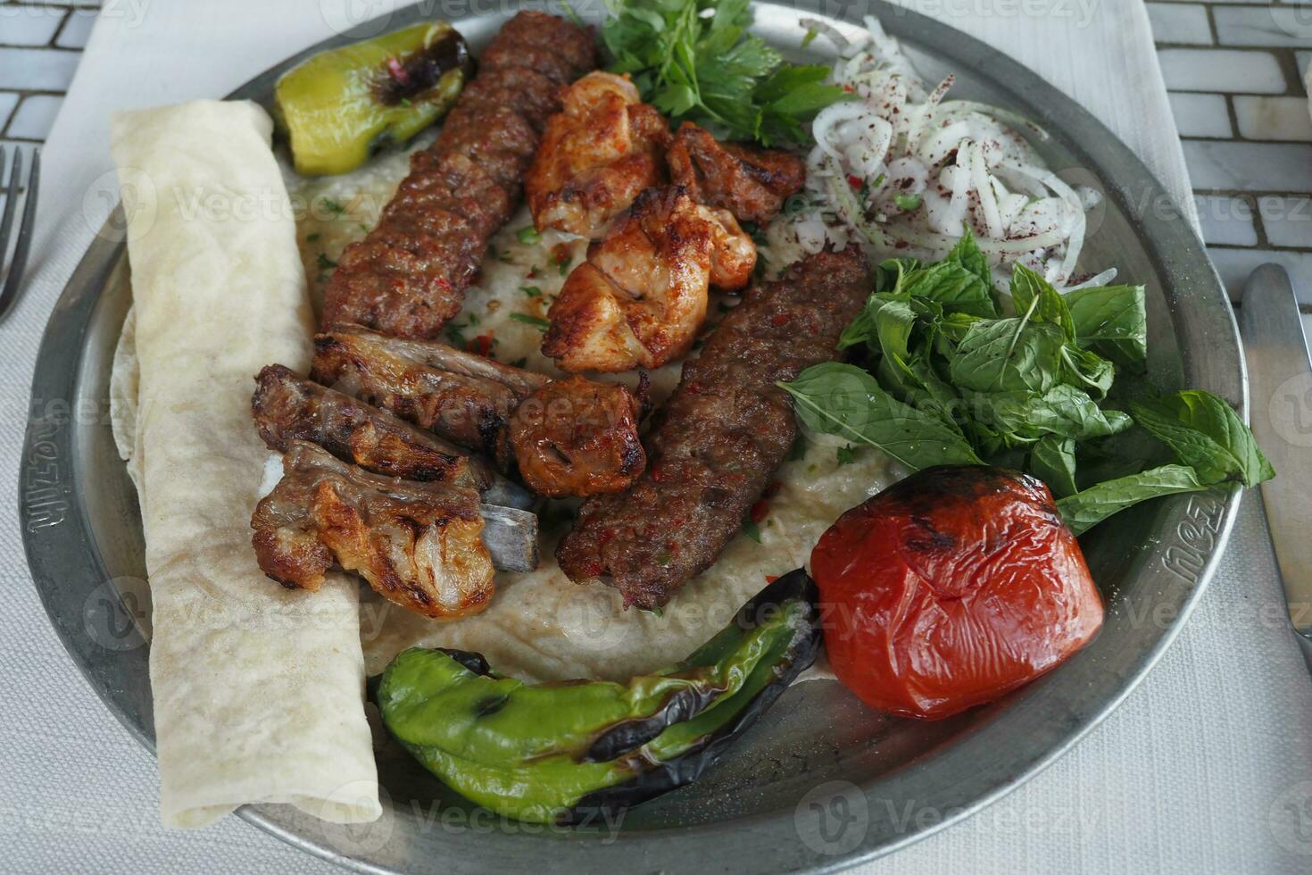 tradicional turco cocina albóndiga Akhisar kofte foto